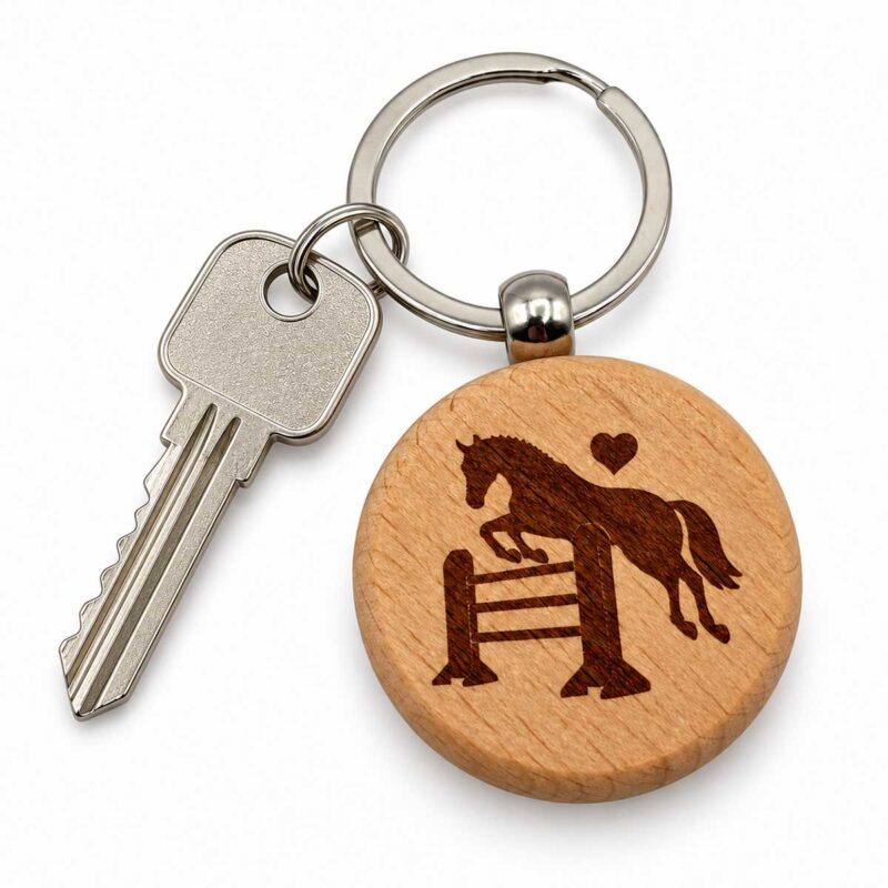 Schlüsselanhänger Holz rund – Springpferd mit Herz (personalisierbar)